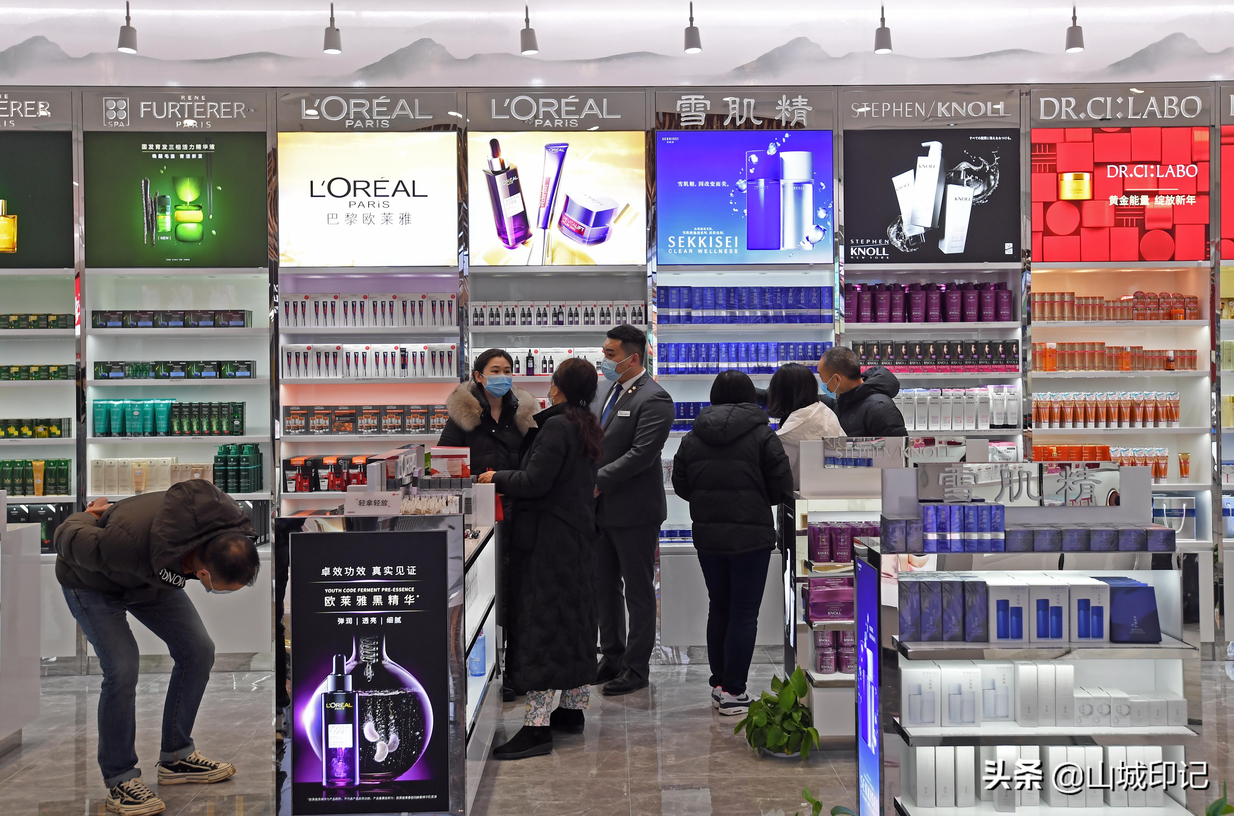 重庆商业百货开业无人光顾,重庆开了一个新商城