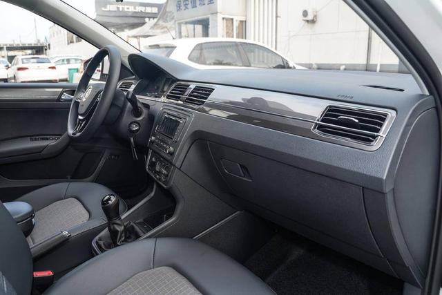 桑塔纳经典手动情怀,桑塔纳经典再经典