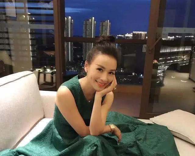 张庭夫妇捐款2000万抗疫！曾因纳税21亿上热搜，微商真这么赚钱？