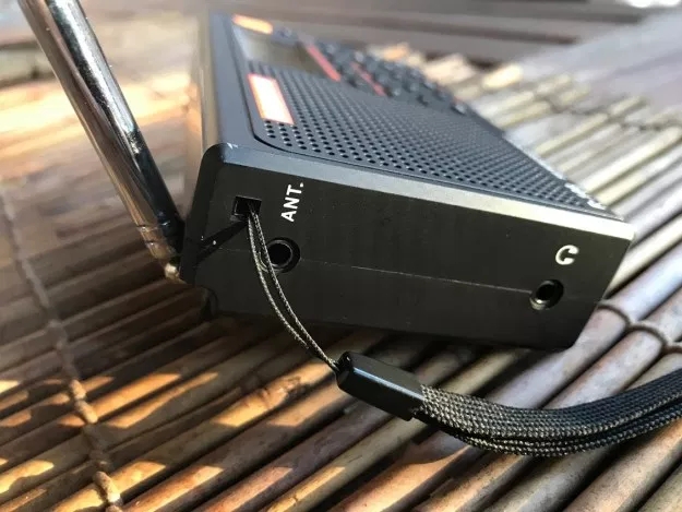 RADIWOWR-108一款全新的DSP短波便携式收音机，含航空和长波段