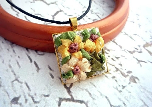 刺绣立体首饰教程,刺绣肌理首饰图案