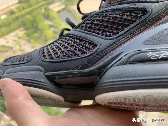 adizerocrazylight2篮球鞋,adizerocrazylight实战