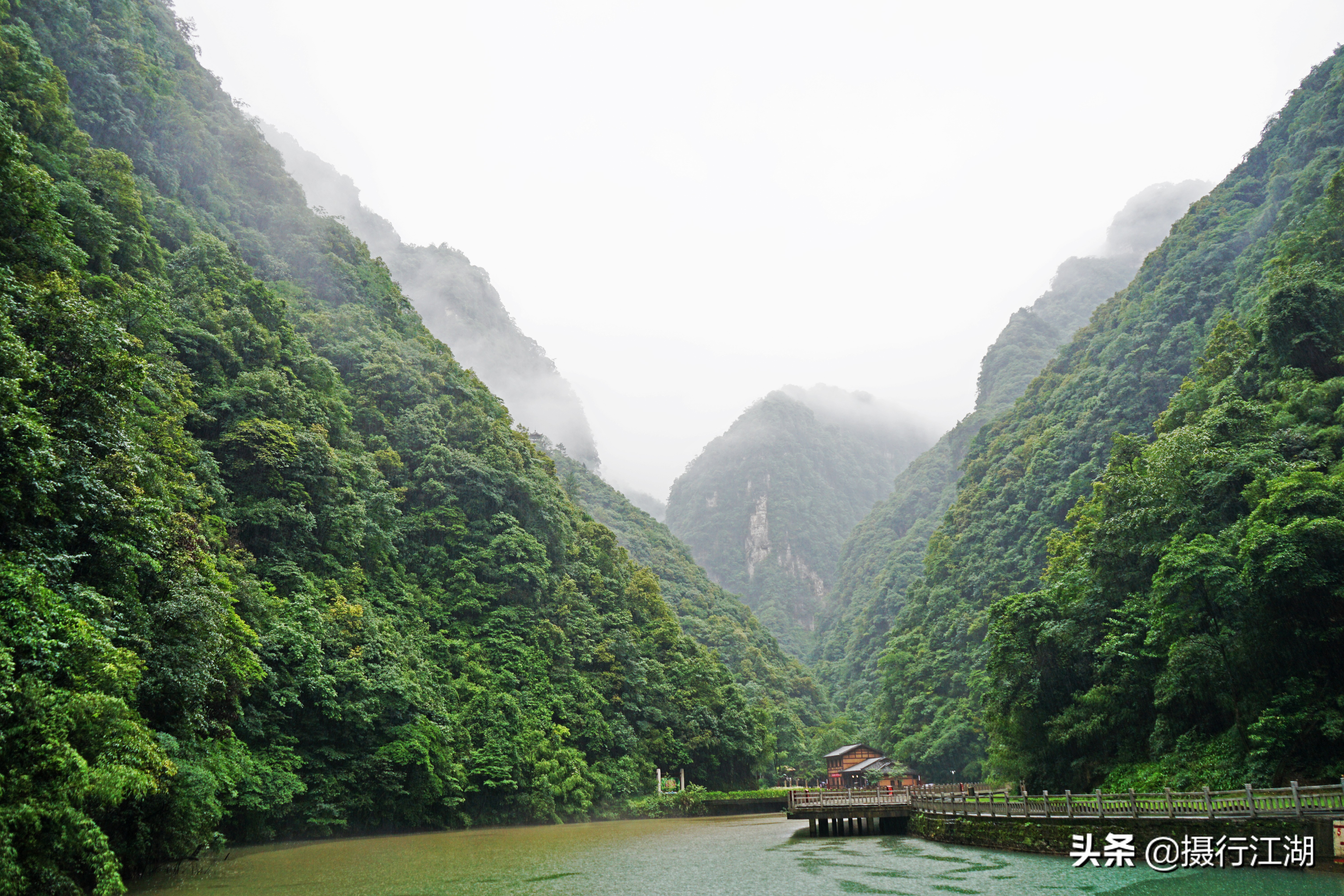 避暑秘境神龙峡，在飞瀑流泉的原始谷底来一场随遇而安的漂流