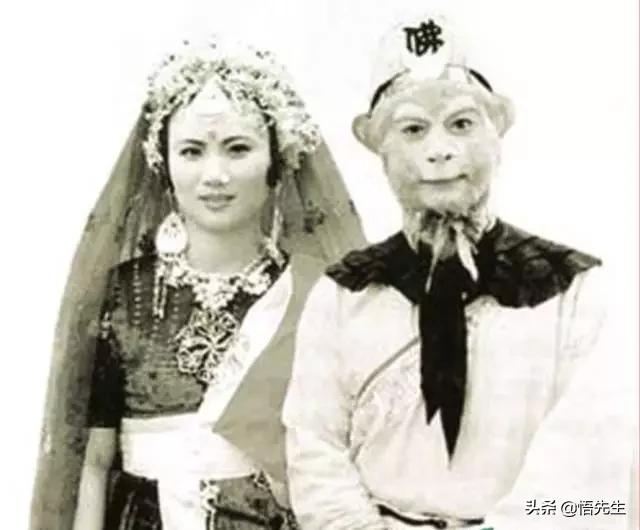 霍金年轻时帅气的照片,霍金年轻时帅照