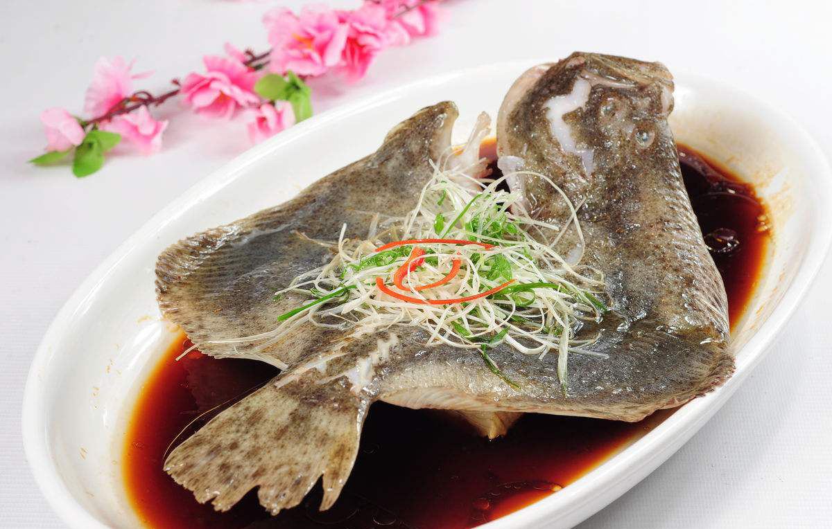 清蒸多宝鱼口感及营养价值,清蒸多宝鱼简单易学鲜美软嫩