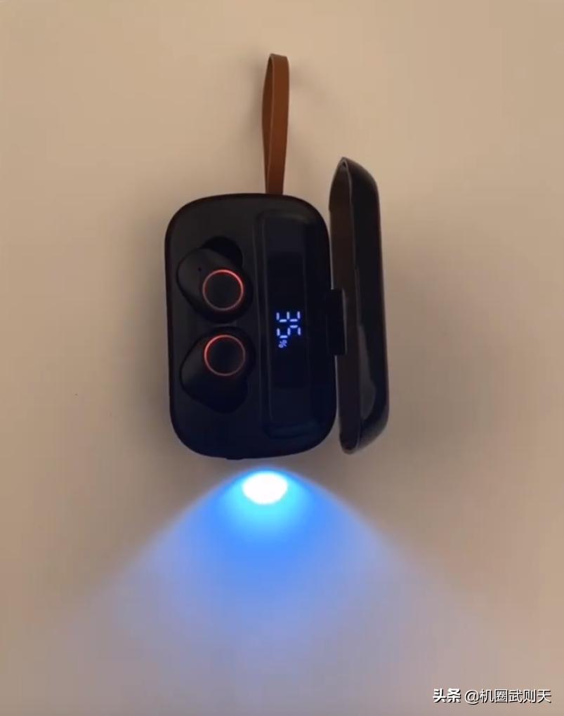 别再吹Airpods无敌，小米价耳机才真猛，显示电量还能照明