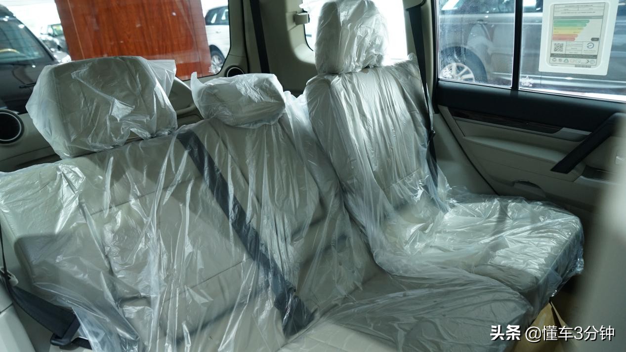 三菱帕杰罗原装进口7座,2.0自吸几万块的帕杰罗