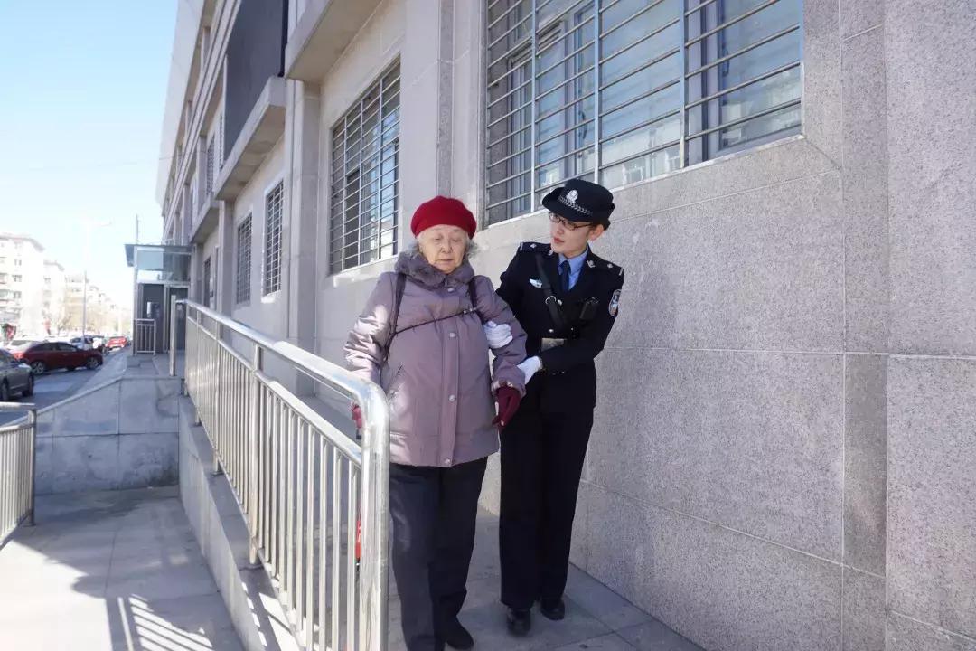 法院安检是害怕什么,法院司法警察安检常遇问题