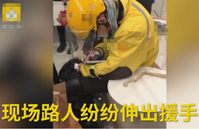 外卖小哥排队一小时对方取消订单,2018年外卖小哥崩溃痛哭