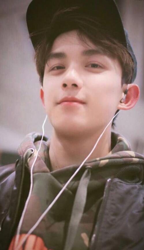 帽子怎么戴好看呢,帽子怎么戴好看一点