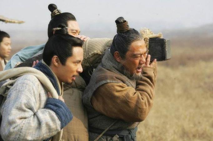 门前开塘有什么讲究,农村俗语墙上加墙家败人亡啥意思