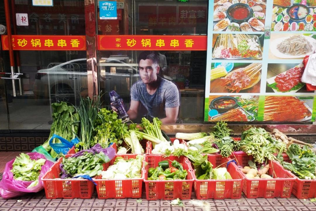 迈向有钱时代的笋岗：有人怀揣*迁拆**梦，有人害怕做网红…