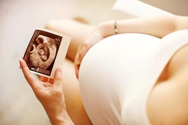 关于孕晚期破水，这3点孕妇有必要了解，关乎胎儿健康