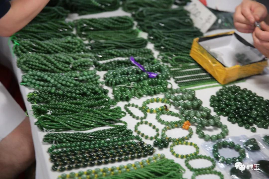 疯狂涨价岫岩玉石,疯狂的翡翠行情