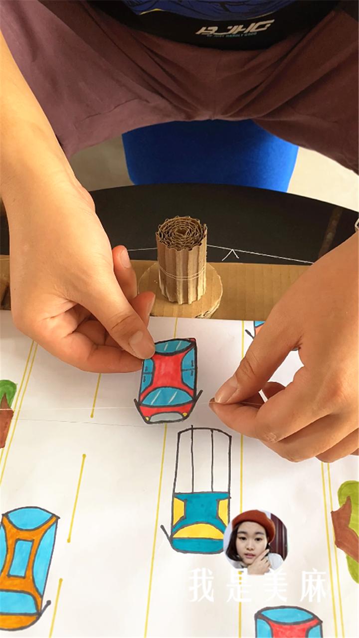 爸爸用纸板做的车,爸爸用纸箱做的变形汽车