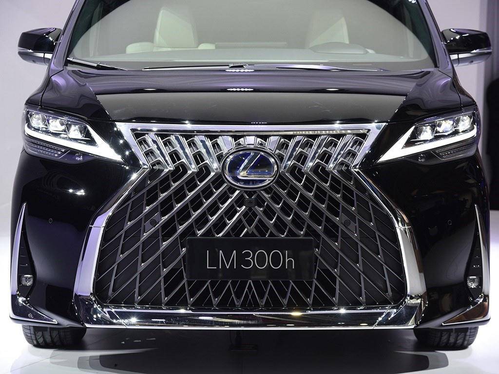 最贵雷克萨斯来了，2月24日上市，配26寸电视+冰箱，还能选装4座