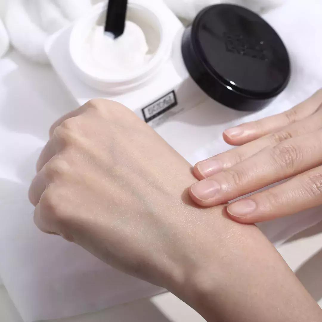 怎么护肤可以达到年轻10岁,怎样护肤白白嫩嫩