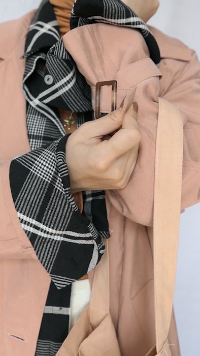 最节省空间又简便的叠风衣方法,薄款中长风衣怎么叠