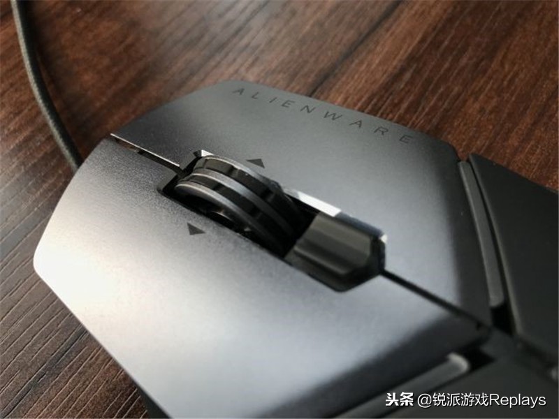 alienware外星人背部灯光,外星人全家桶颜值