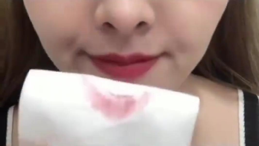 口红不容易沾杯教程,口红太黏了怎么解决