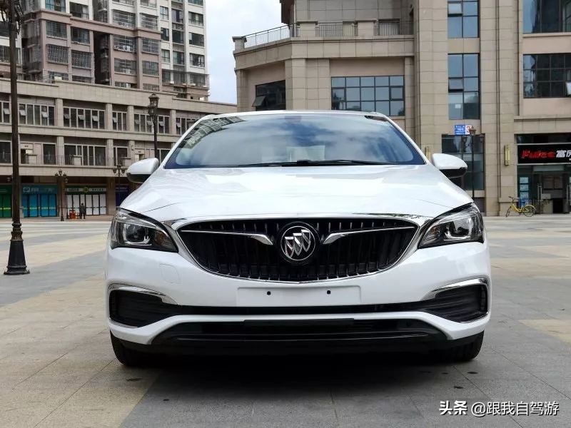 两厢马自达3和高尔夫哪个好,两厢小钢炮马自达3