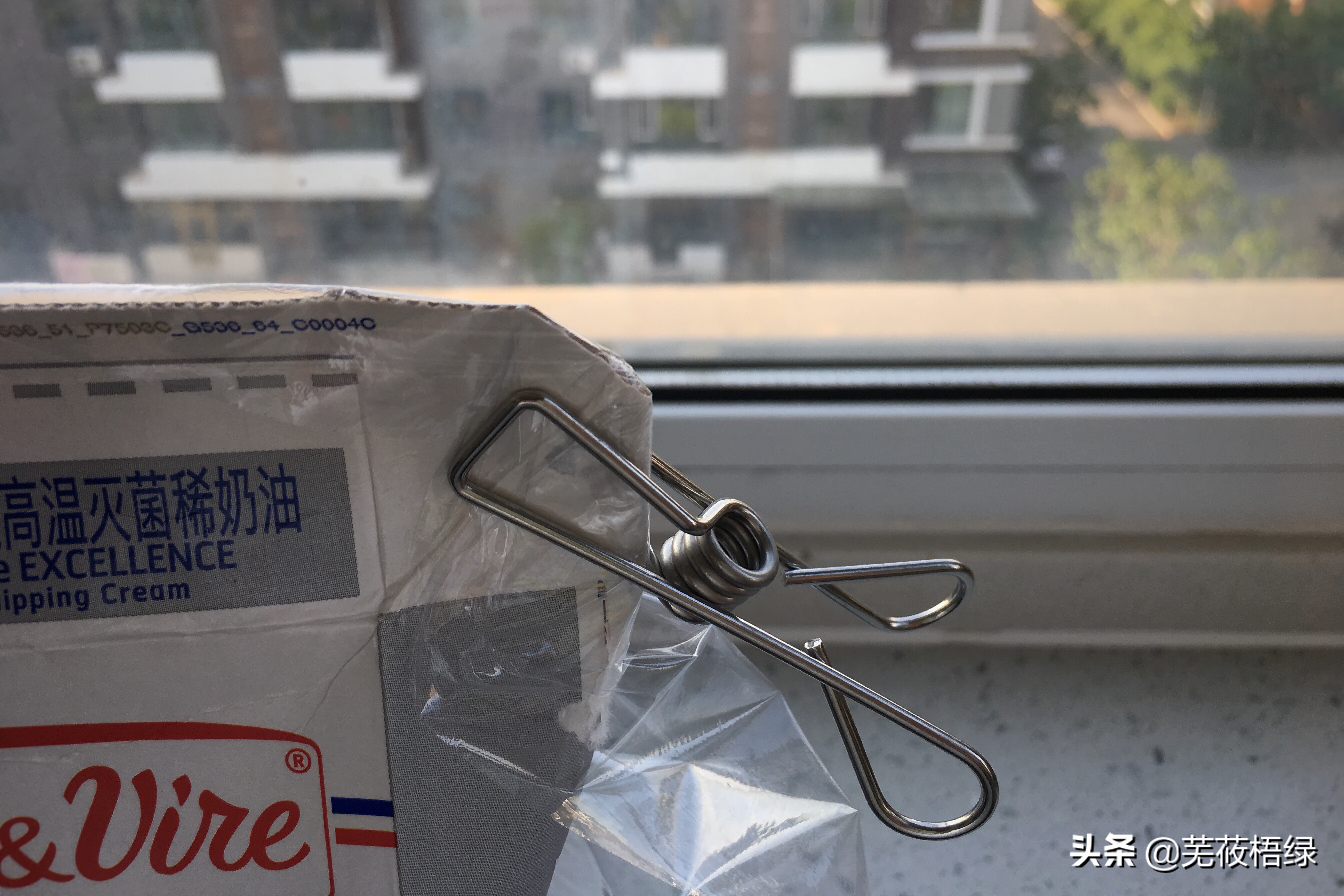 淡奶油放在冷冻室还是冷藏室保存,淡奶油开封后怎么消耗