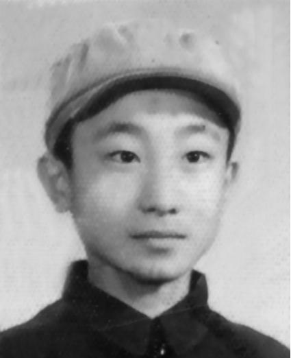 连登春晚24年现状,连登春晚8年走红后却回归家庭