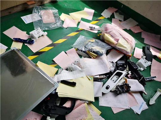 郭威事件,国威被带走