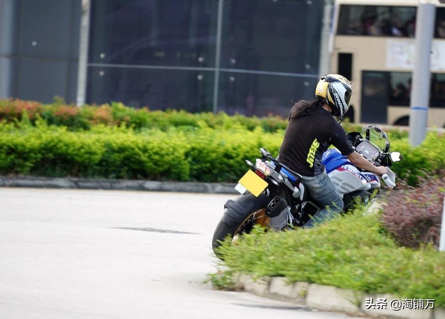 2019款宝马r1250摩托车,2021款宝马r1250gs座高