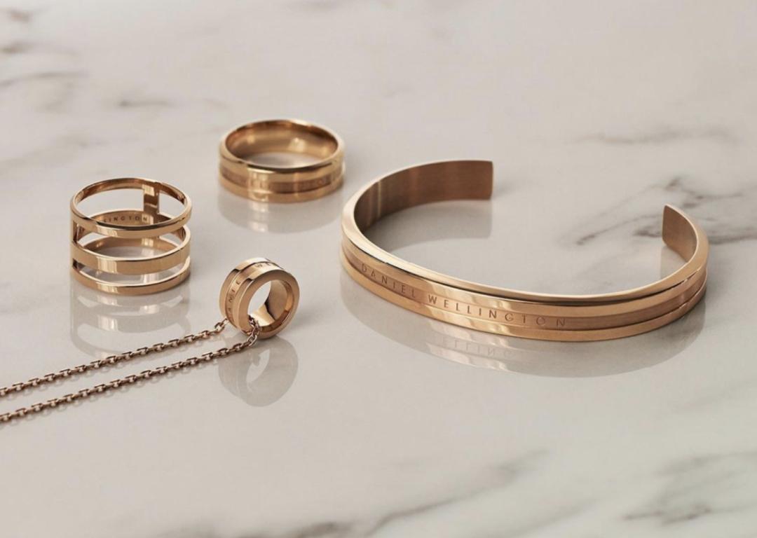 dw手表怎么样值得入手,为什么一堆便宜的dw手表