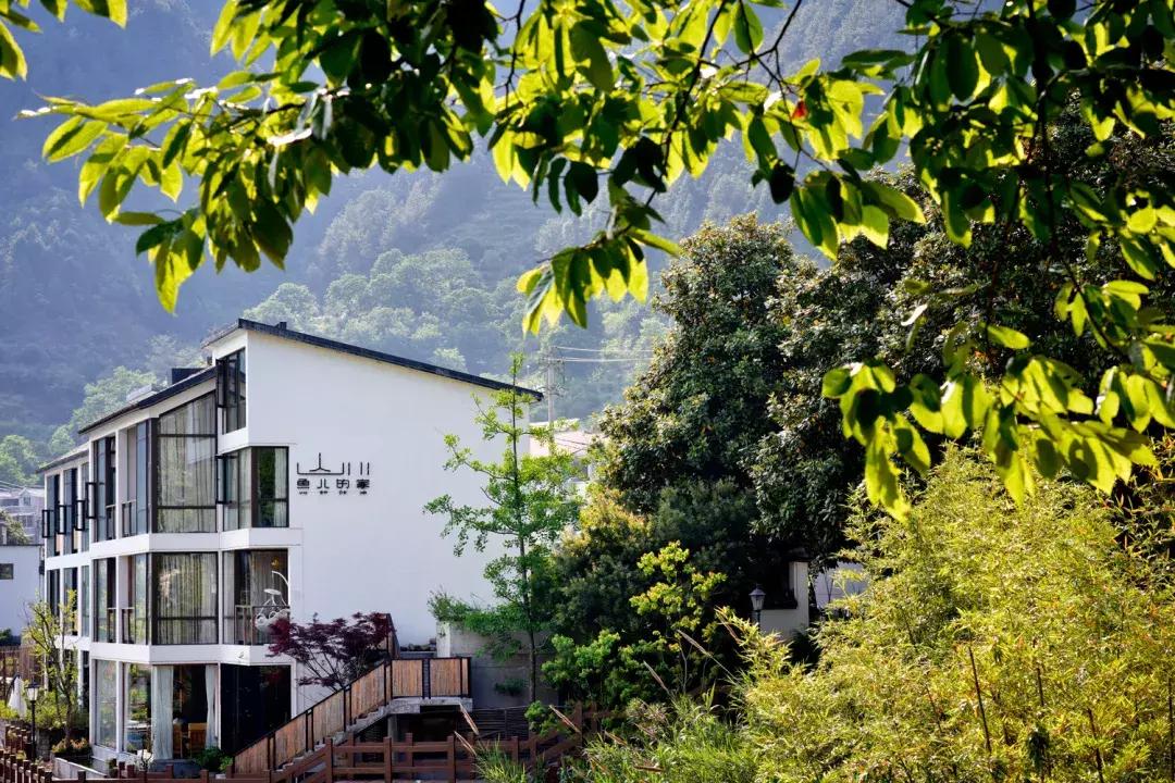 C位出道的千岛湖绝版亲水民宿！要把千岛湖最美的景装进房间……