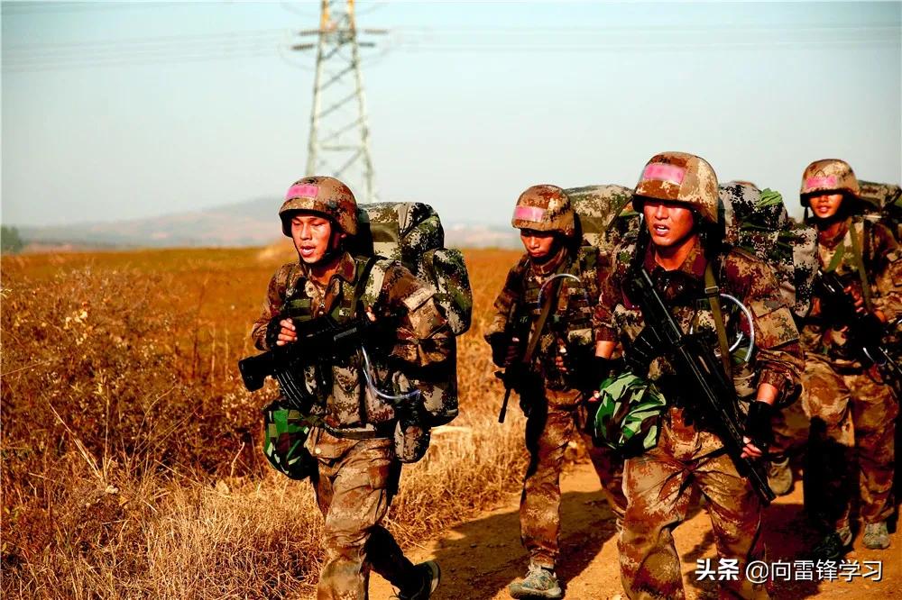 当了12年兵荣立两个三等功有多难,当上等兵的资格