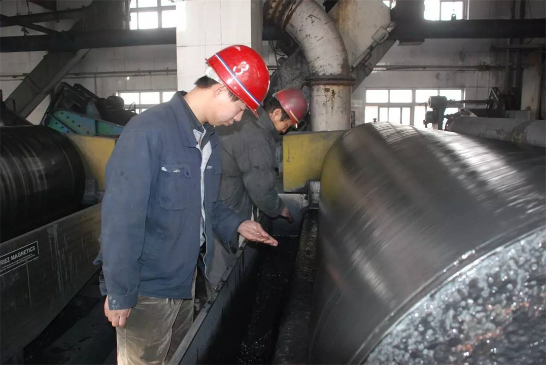 刚挖出来的煤为什么要用水洗,明明是水洗的煤为什么不能加水