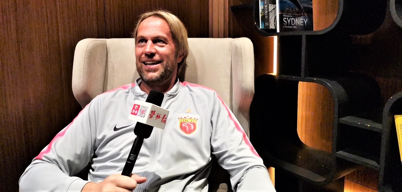 上港守门员颜骏凌,上港门将进球