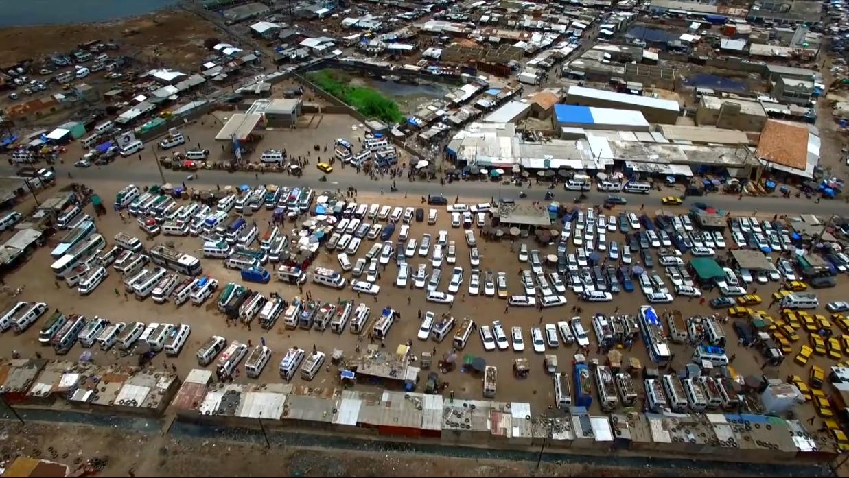 非洲小哥淘来法国二手车开出租，280公里只要47元，但要开12小时