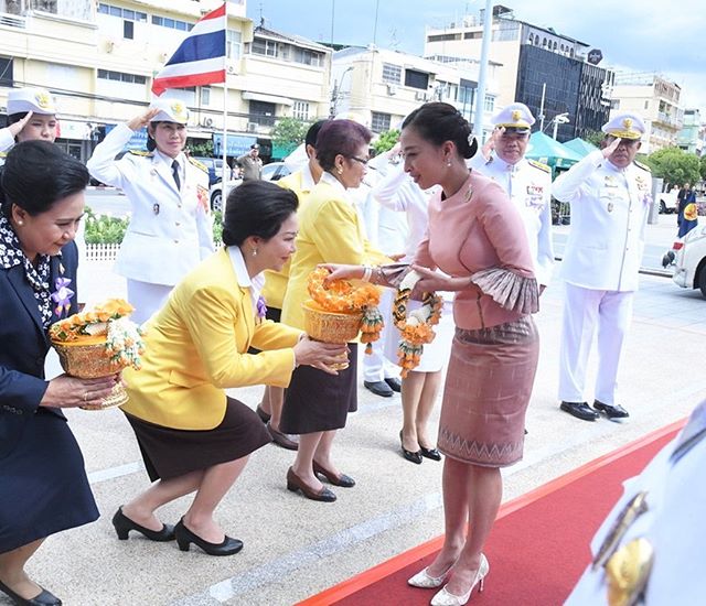 泰王加冕大公主,泰王大小公主美照