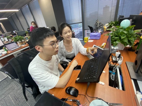 易鑫“新鑫人”：从高校实习生到技术“新星”