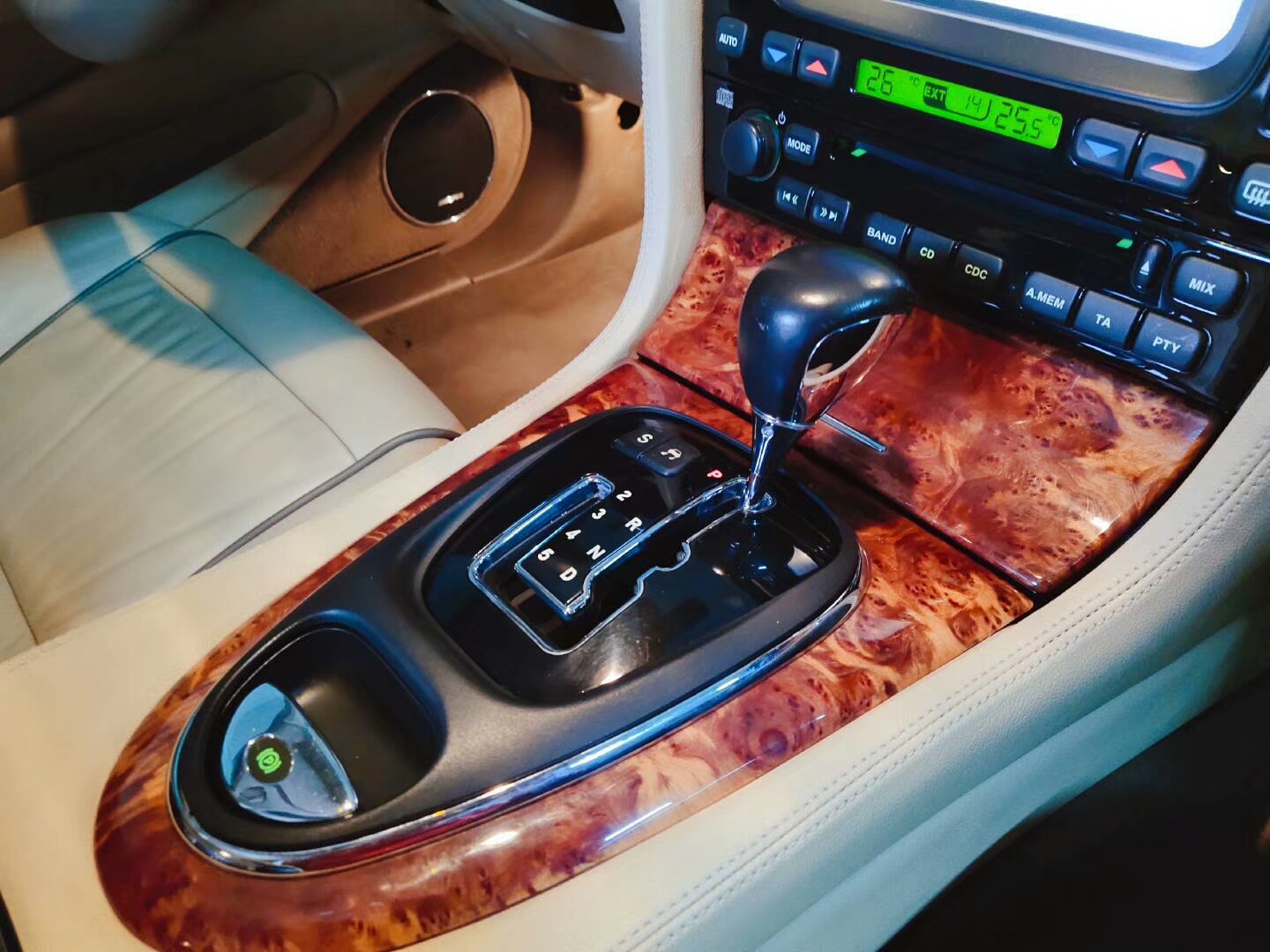 捷豹xj6翻新老车完整版,淘车捷豹xj