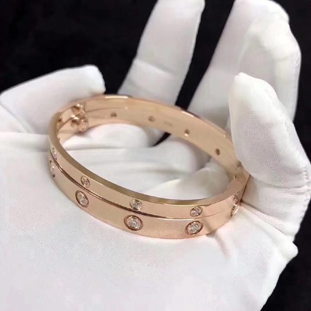 卡地亚窄手镯满天星值不值得买,卡地亚手镯窄版好看还是宽版好看