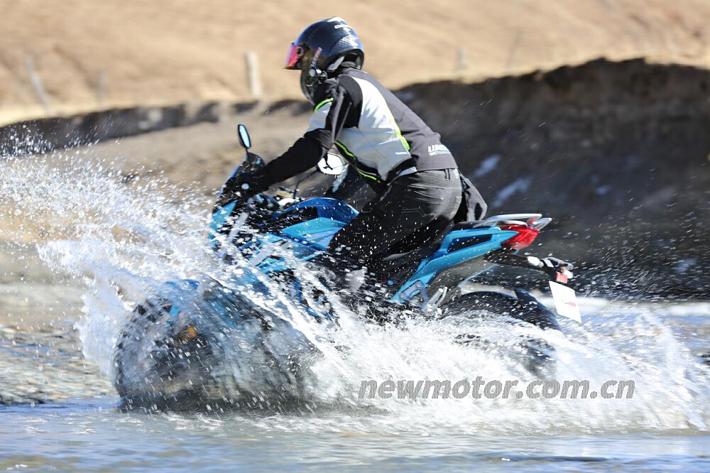 川西去看贡嘎雪山,川西看雪山和草原