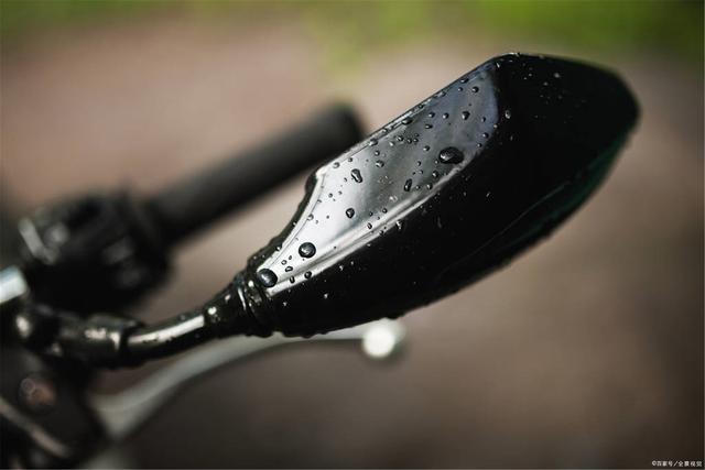 两桶水洗车的正确方法,车主必看手把手教你如何diy洗车