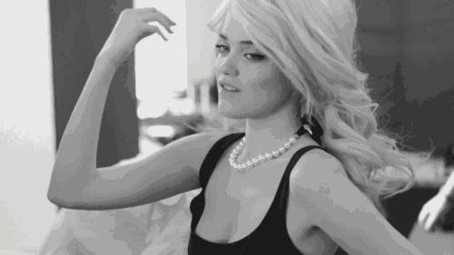 戴上珍珠发夹就是小仙女,当女人戴上眼镜