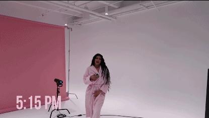 22岁身价70亿的传奇人生,22岁白手起家年收入70亿