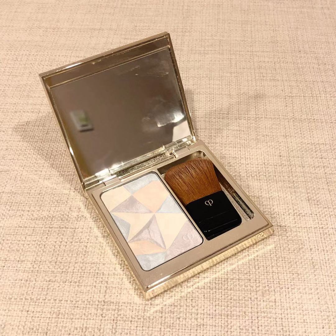 适合新手干皮用的平价彩妆,学生党必搜的平价大牌彩妆