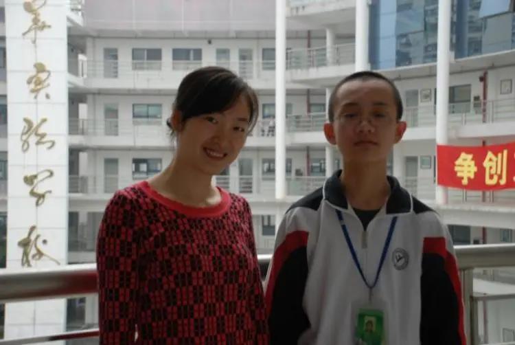 突破石墨烯研究的科学家曹原简历,为什么石墨烯顶尖人才曹原要出国