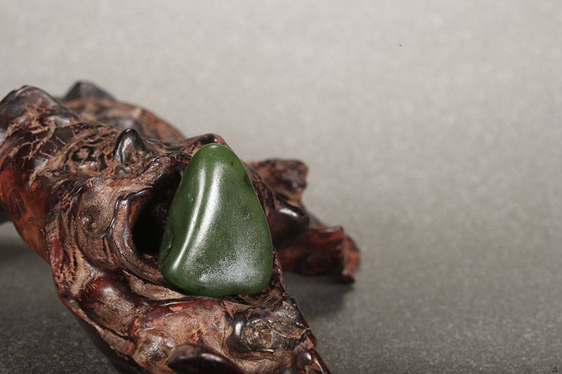 五彩斑斓的和田玉家族！这抹价值不菲万的“绿”来自何方？