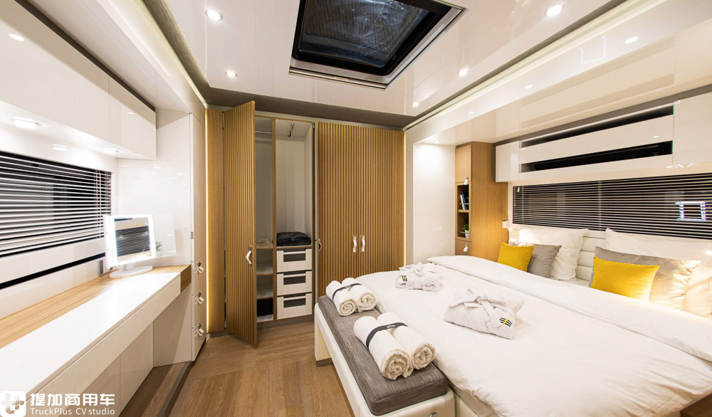 世界顶级豪华奔驰轻卡房车,最新型的奔驰房车