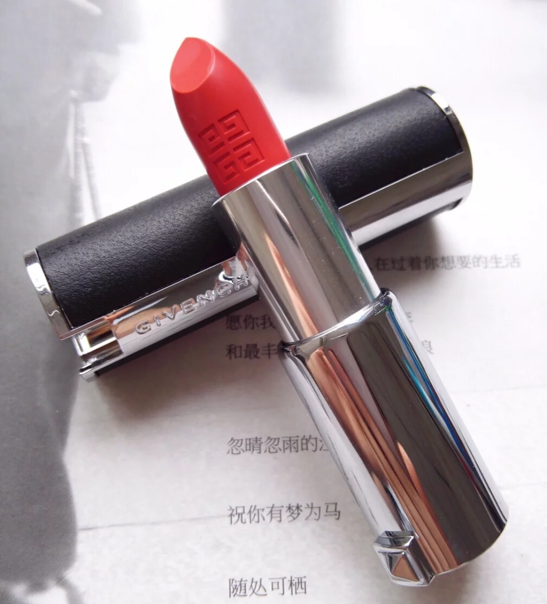 纪梵希小羊皮304和306区别,纪梵希304跟306哪个更适合日常