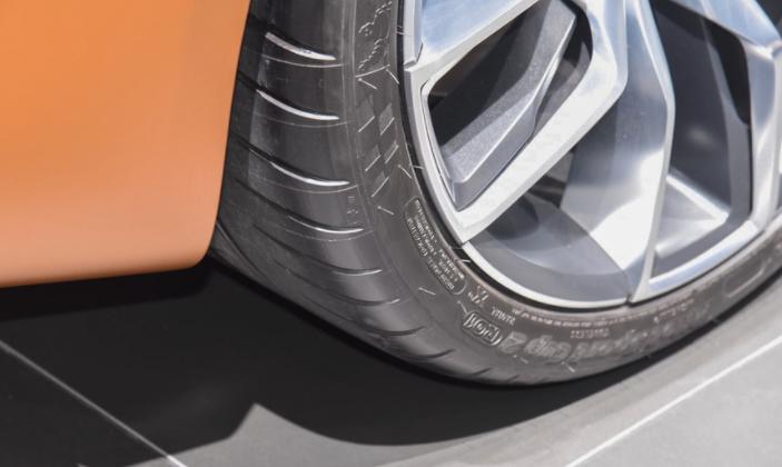 宝骏560跑高速120发飘吗,高速120车身发飘和定位有关系吗