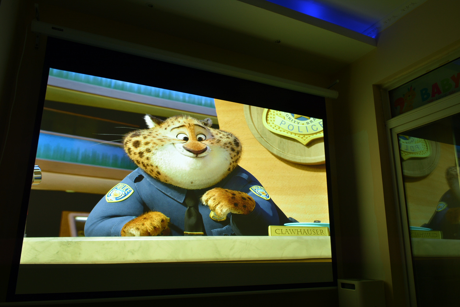 坚果4k超高清投影仪,坚果j10和当贝x3投影哪个好